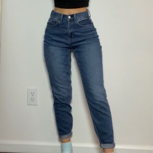 High Waisted / Rise Mom Jean